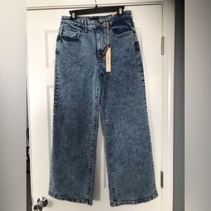 NWT Studio Blue Denim Wide-Leg Jeans. Size 15